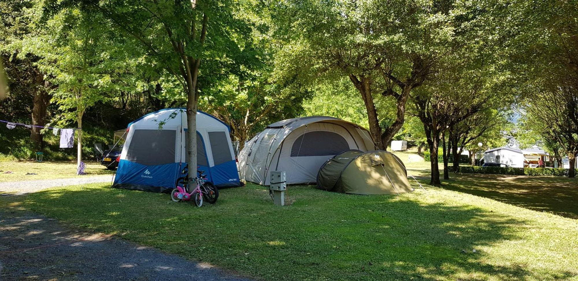 Camping Familial - Parc Aquatique - Grande Aire De Jeux A La Montagne Agos-Vidalos Exterior foto